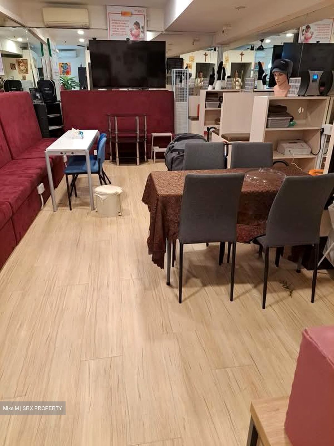 The Adelphi (D6), Retail #582267591